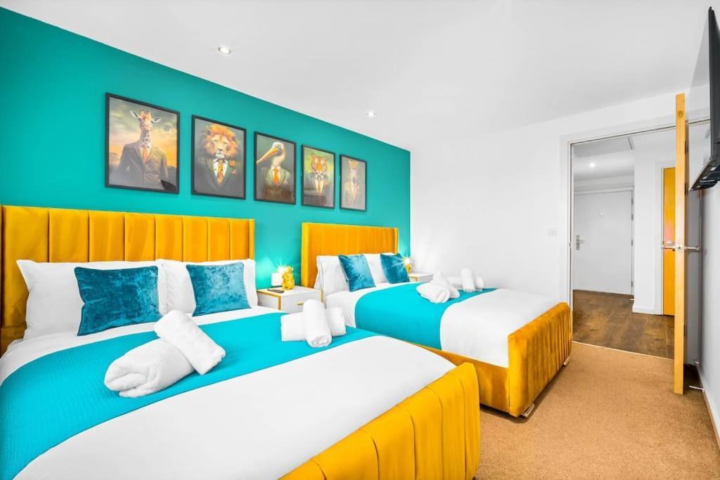 Top Floor City Centre Apartment - Sleeps 7 - 4 Beds - With Balcony And Parking - Smart Tv'S On Each Bedroom Wall - 5 Mins From Bullring, Selfridges, Moor Street Station - By Zena Stays Μπέρμιγχαμ Εξωτερικό φωτογραφία
