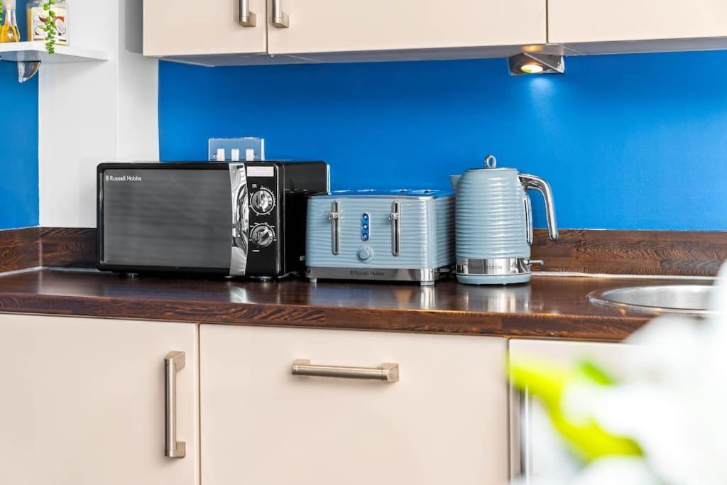 Top Floor City Centre Apartment - Sleeps 7 - 4 Beds - With Balcony And Parking - Smart Tv'S On Each Bedroom Wall - 5 Mins From Bullring, Selfridges, Moor Street Station - By Zena Stays Μπέρμιγχαμ Εξωτερικό φωτογραφία