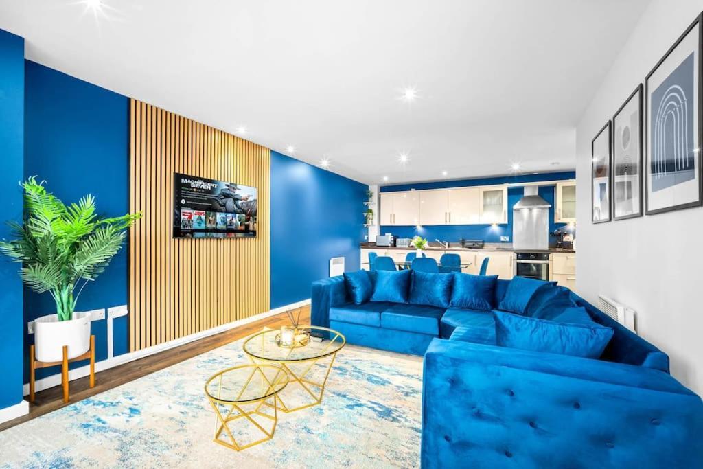 Top Floor City Centre Apartment - Sleeps 7 - 4 Beds - With Balcony And Parking - Smart Tv'S On Each Bedroom Wall - 5 Mins From Bullring, Selfridges, Moor Street Station - By Zena Stays Μπέρμιγχαμ Εξωτερικό φωτογραφία