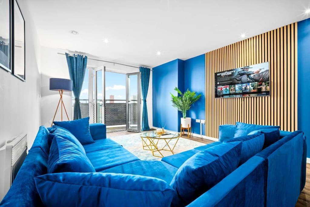 Top Floor City Centre Apartment - Sleeps 7 - 4 Beds - With Balcony And Parking - Smart Tv'S On Each Bedroom Wall - 5 Mins From Bullring, Selfridges, Moor Street Station - By Zena Stays Μπέρμιγχαμ Εξωτερικό φωτογραφία